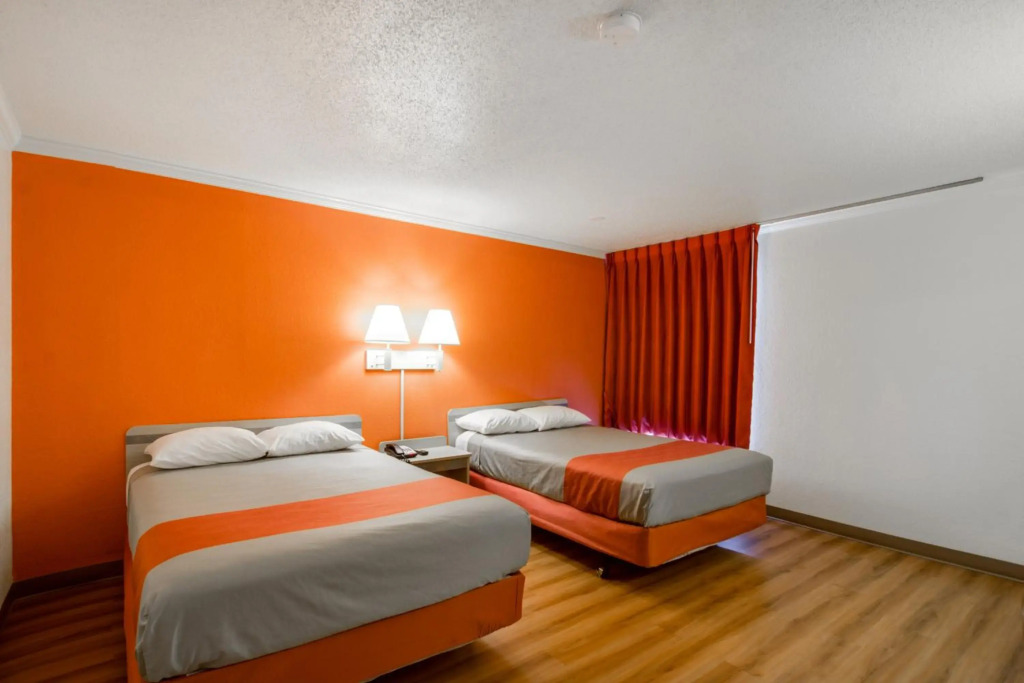 Motel 6-Waukegan, IL