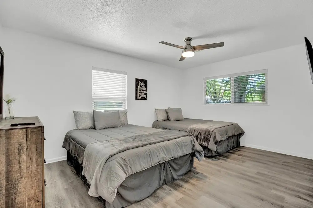 New! Charming House w/ Hot Tub, Grill & Pool Table