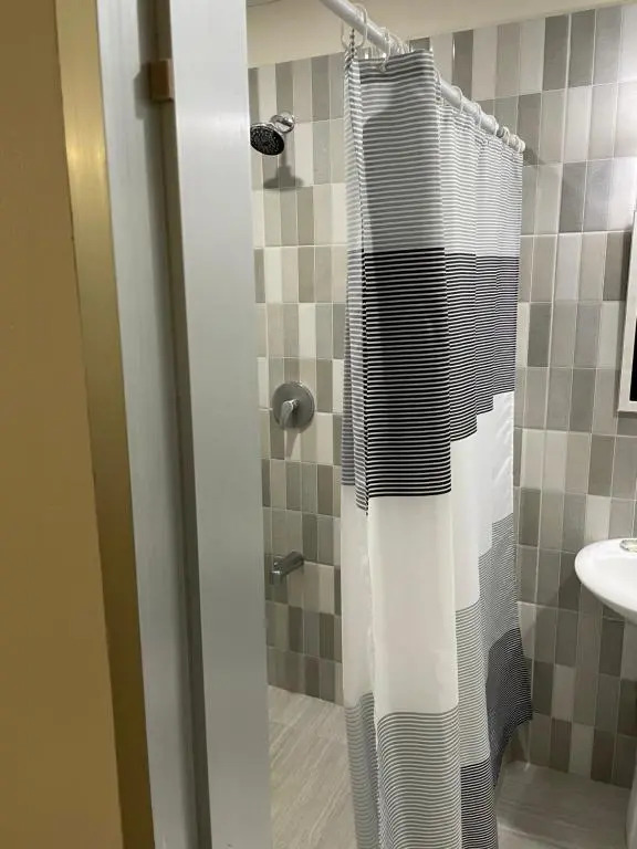 Beautiful 1and 2 Bed Apartment in Scarborough