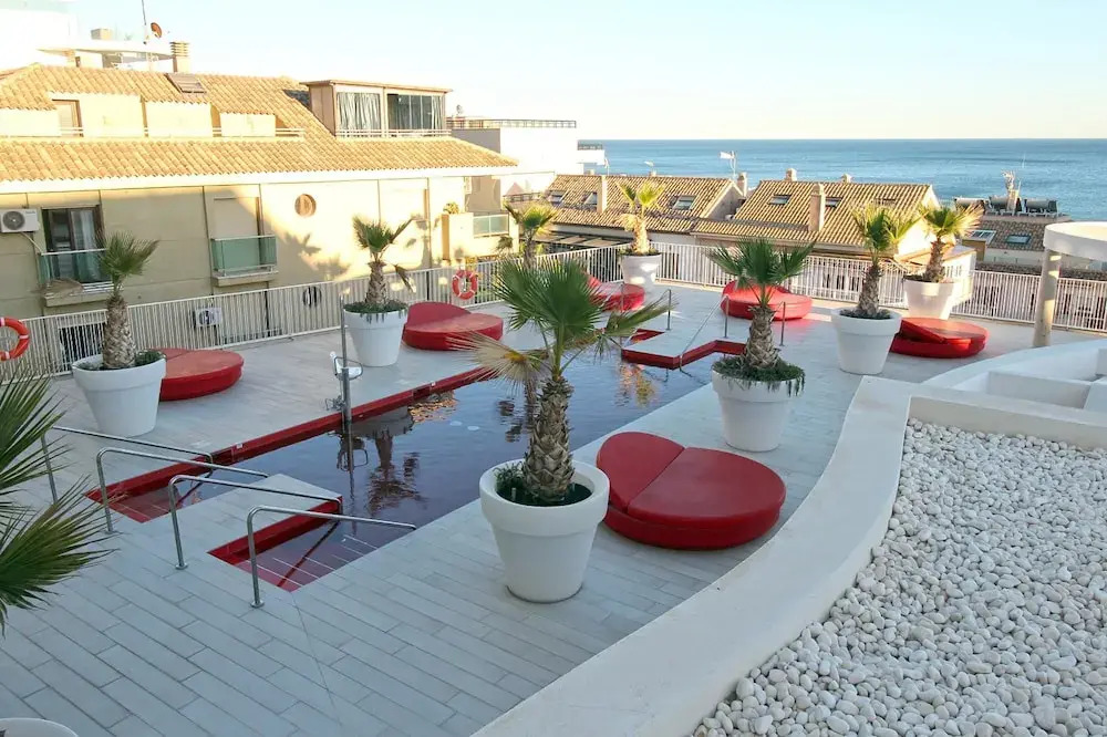 Sea View Apartment Near The Beach