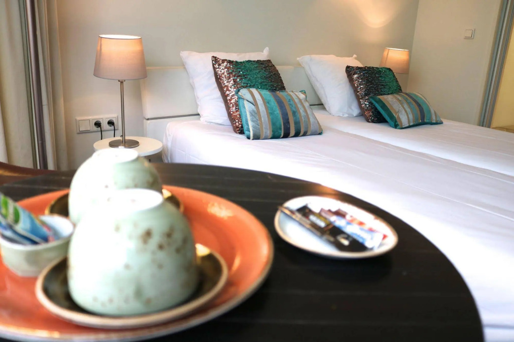 Hotel Vrythof - just a room - digital check-in, key by email or SMS
