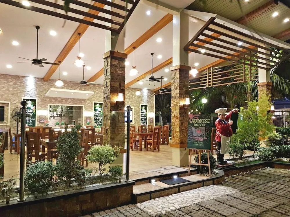 EDUARDOS RESORT