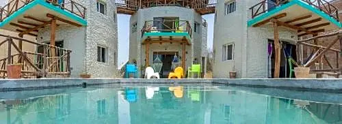 Pacific Nomads Earthbag House