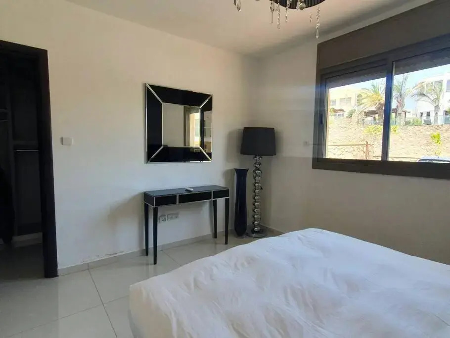 Private Pool, 3Br Garden Apartment, Aquarelle