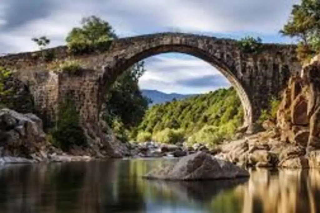 CASITA CON ENCANTO en la SIERRA DE GREDOS, CANDELEDA