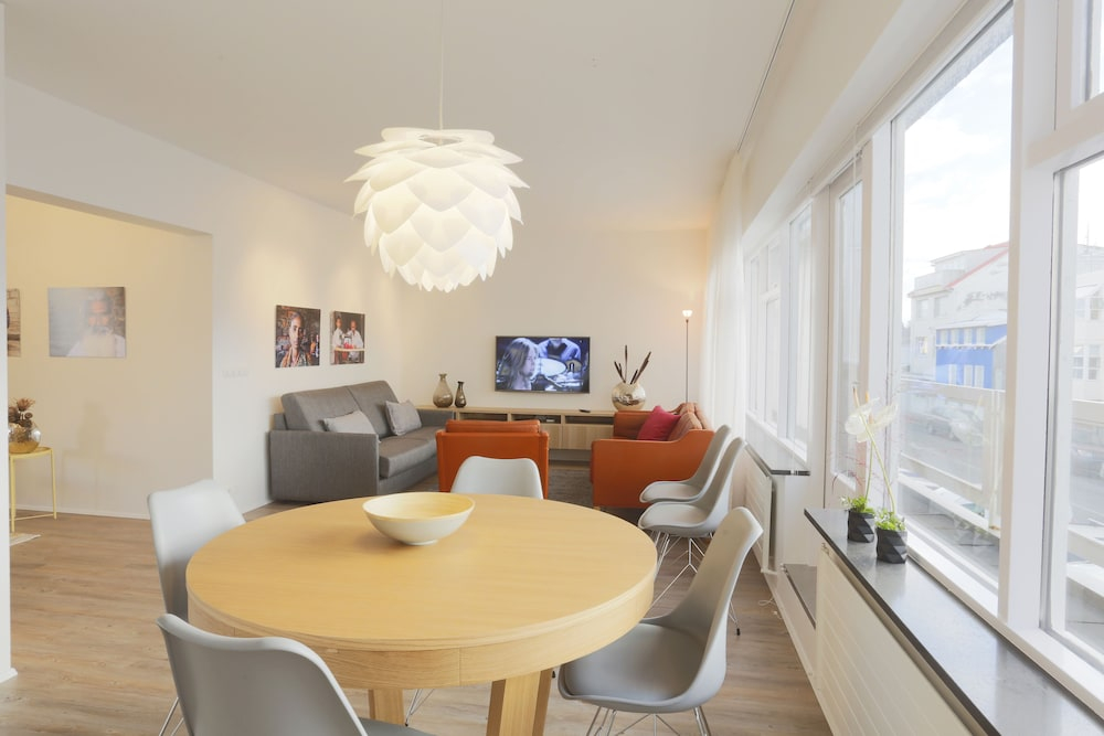 V54 Harbour Apartments