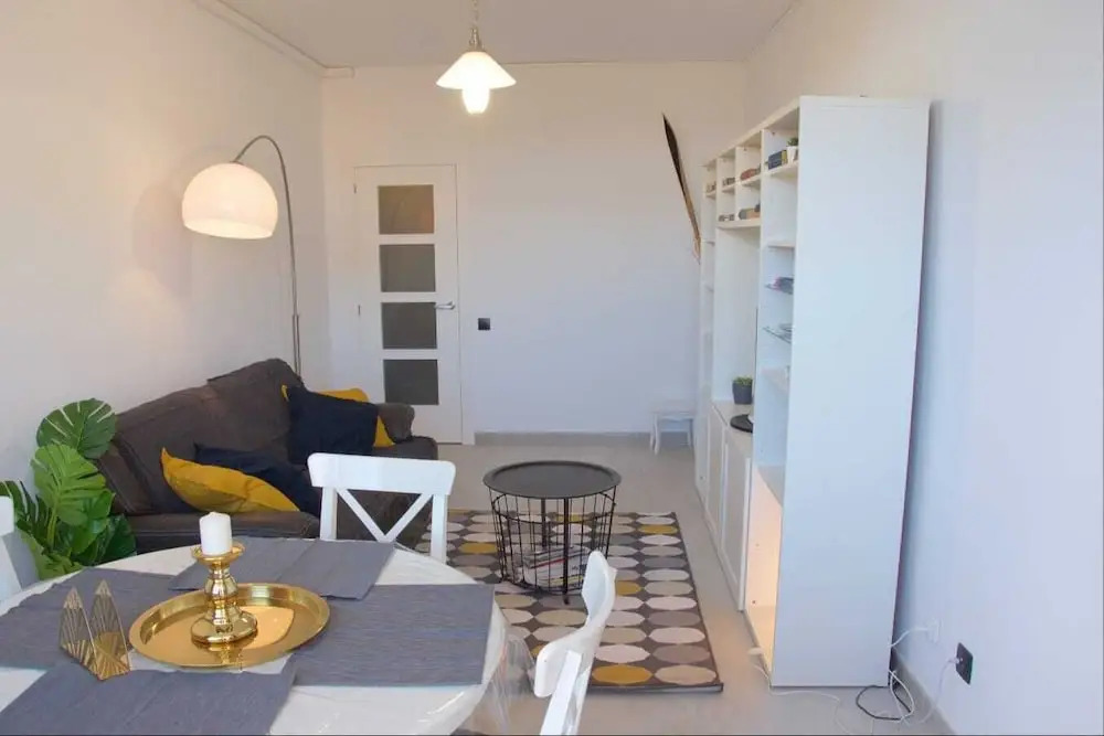 Big Flat In a Very Quiet Area and Well Connected