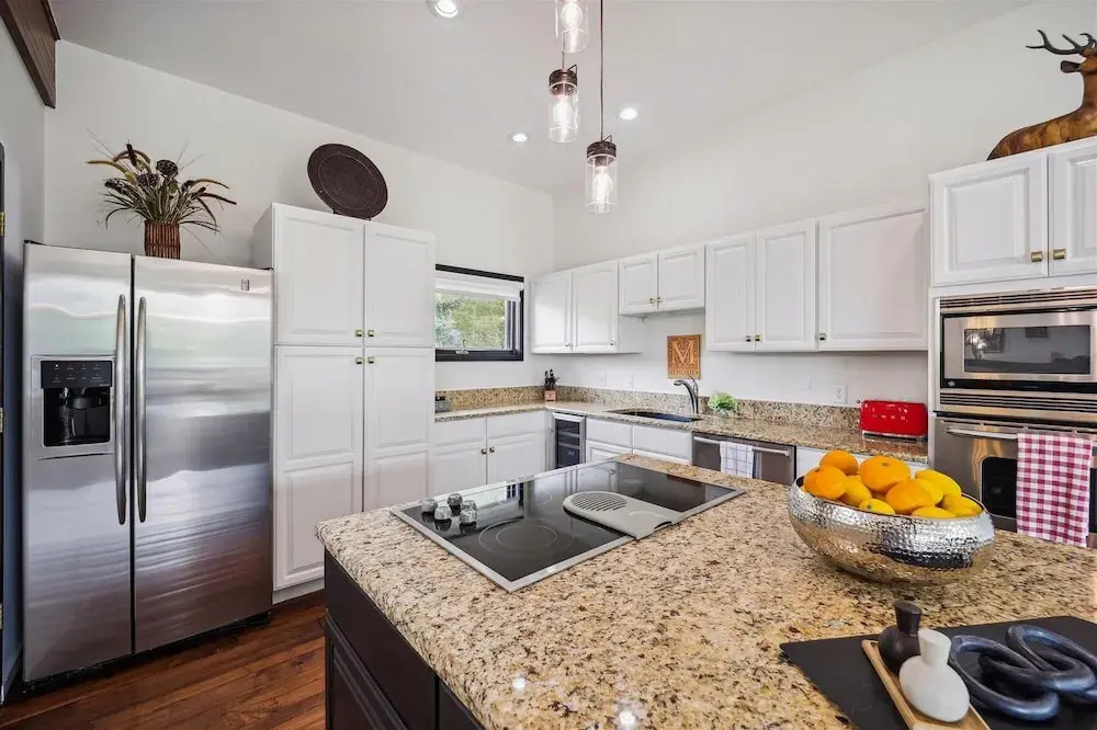 Bella Vista 5 Bedroom Townhouse by RedAwning