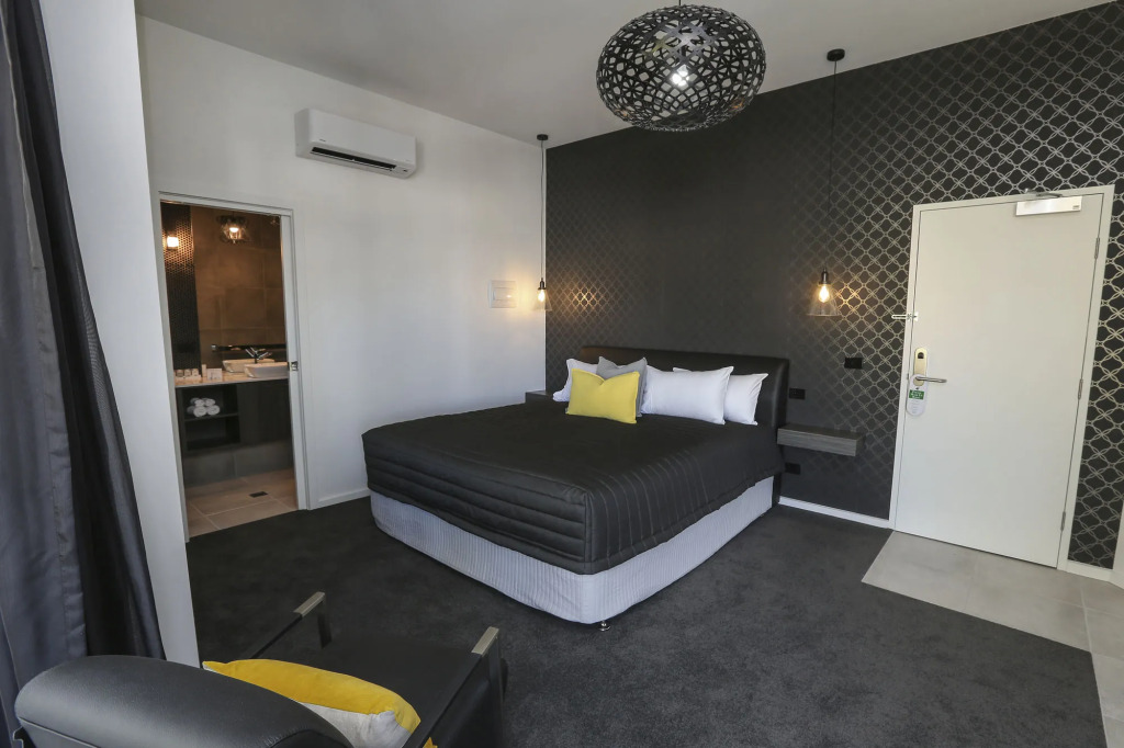 Indulge Apartments - CBD