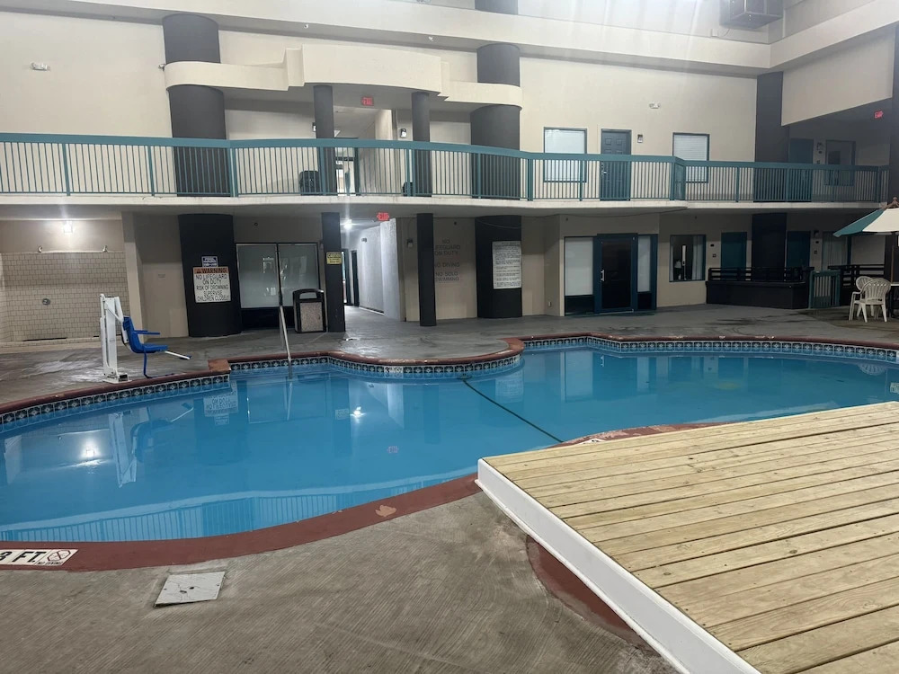 Studio 6 Extended Stay - Savannah, GA - Gateway & I-95
