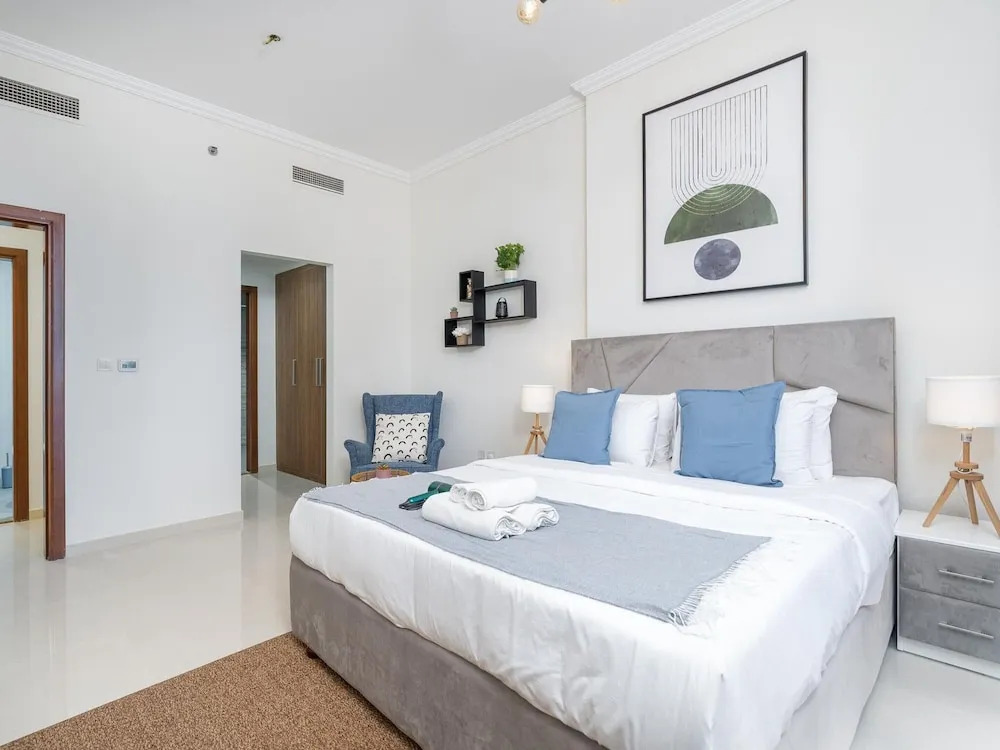 2bed Chic Apt Burj Khalifa Gym/pool by Belvilla