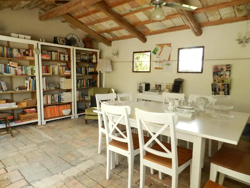 Rosa nel Pozzo Apartments and B&B