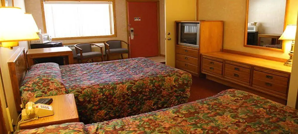 Iron Road Inn