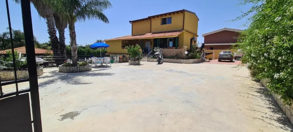 Dependance con piscina