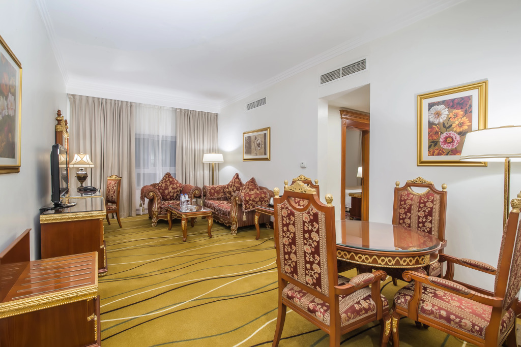Sunday Hotel Holiday International Dubai
