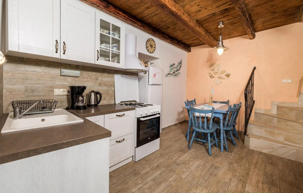Amazing Home In Banjol With Wifi