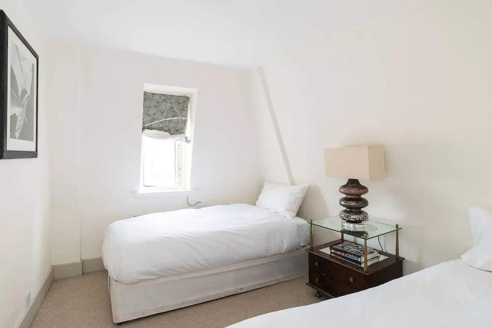 Gorgeous 3BR home near Portobello Road!