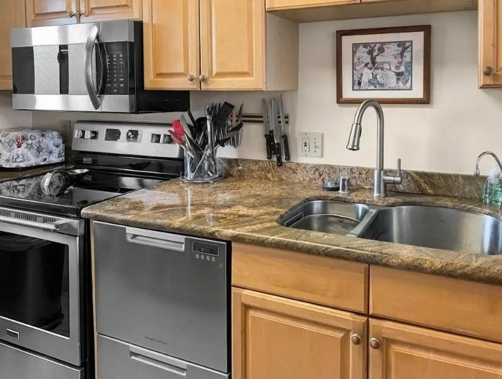 Menehune Shores, #210 3 Bedroom Condo by RedAwning
