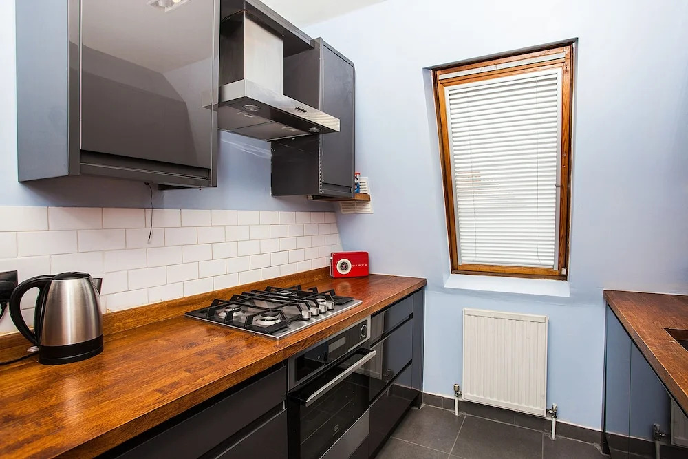 Spacious Top-Floor Flat With Stunning Roof Terrace