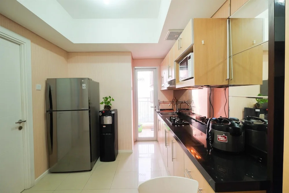 Modern and Classy 1BR Green Lake Sunter Apartment