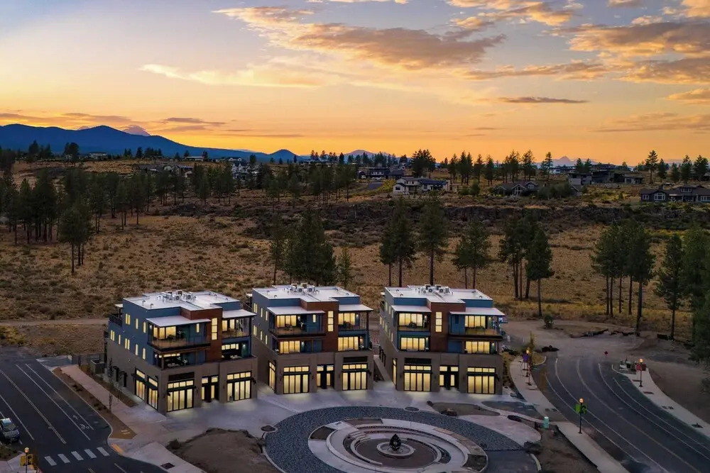 1115 Aerie Buyout 2 Units, Near Downtown Hot Tub + Mountain View