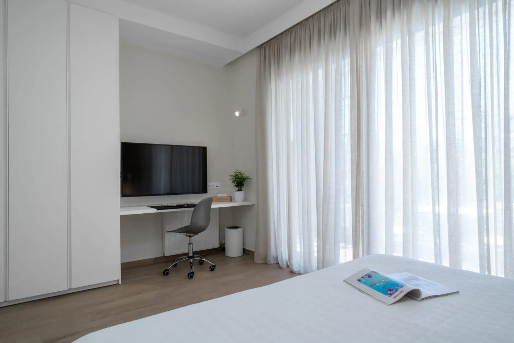 One Bedroom Apartment with Spacious Living Area