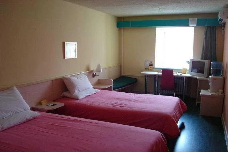 Home Inn (Wuhan Wuluo Road Fujiapo Long-distance Passenger Transport Center)