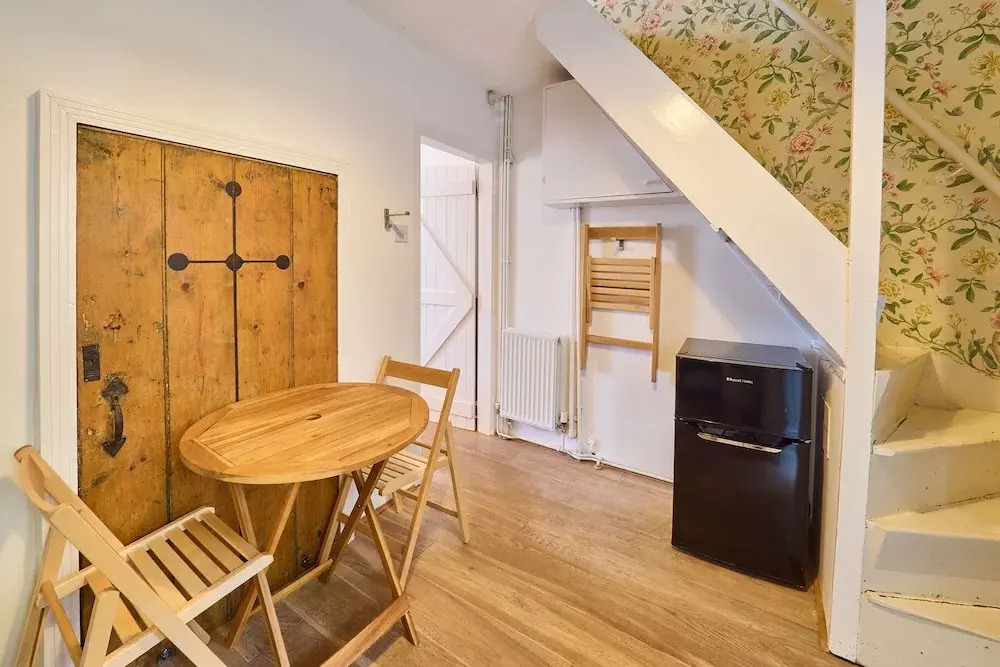 Host Stay Old Stone Cottage