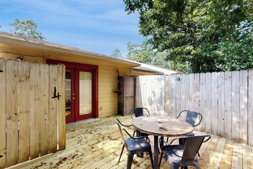 Townhouse Private Patio Close to Everything