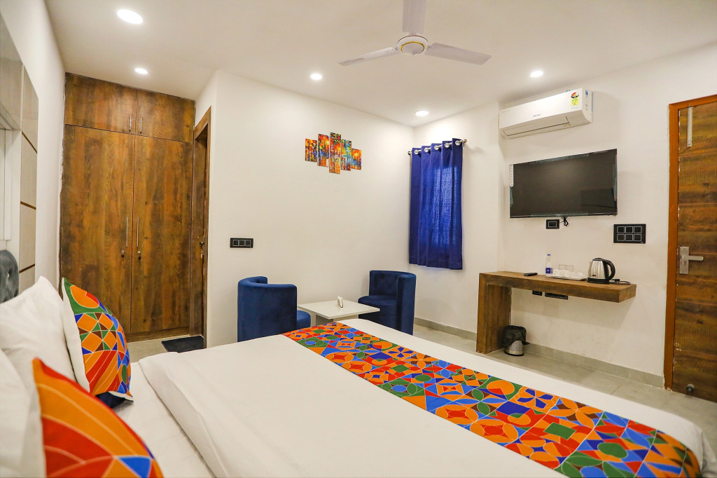 FabHotel F9 Noida Sector 27