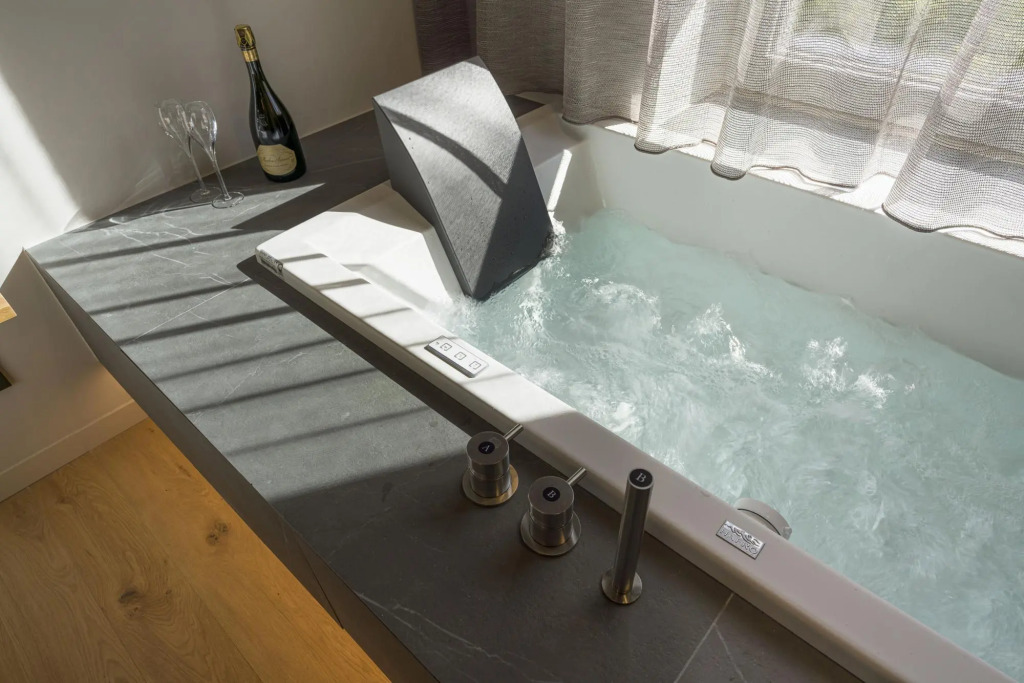 Aera Luxury Suite - APT 1 - 2 pax - Balcone Idro