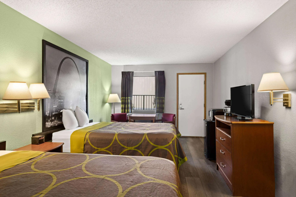 Super 8 by Wyndham Branson - Shepherd of the Hills Exwy