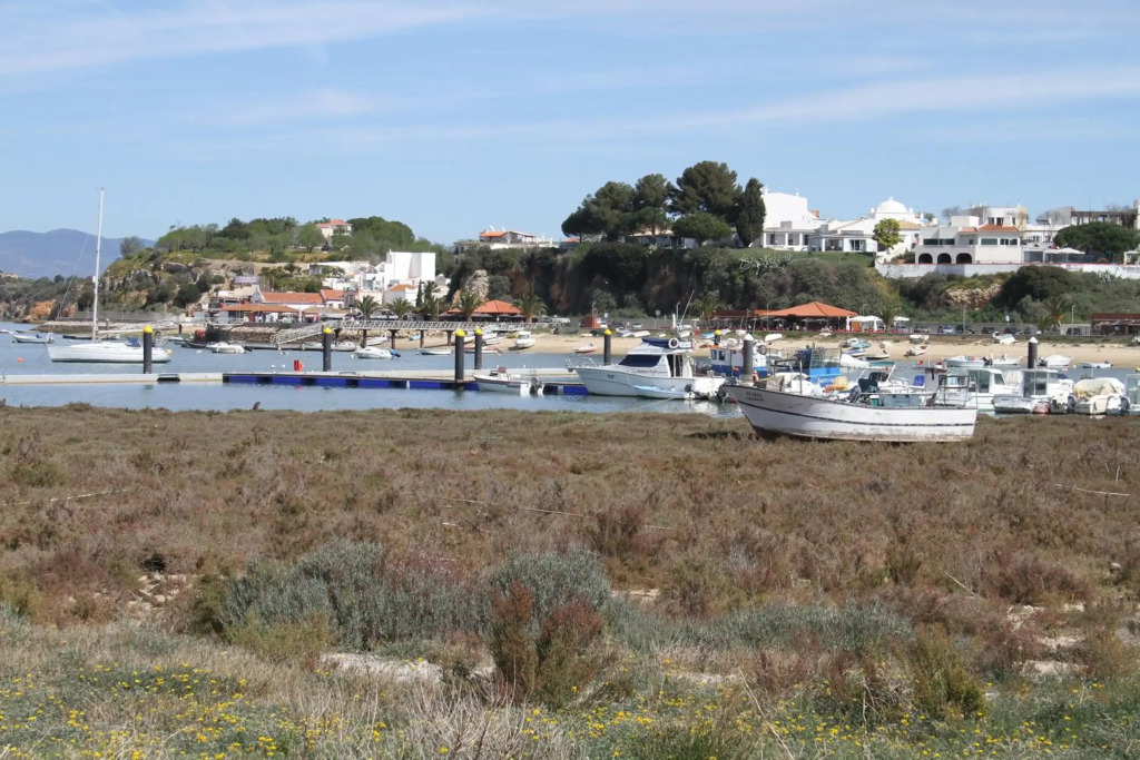 Villa Linda, Alto da Ria