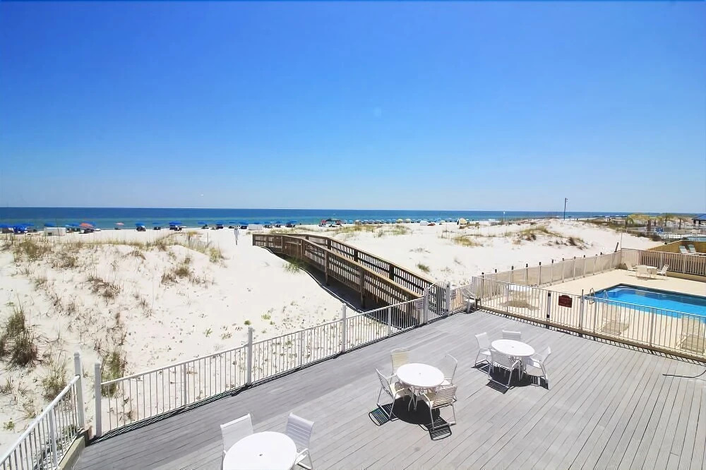 Romar Beach 101 by RedAwning