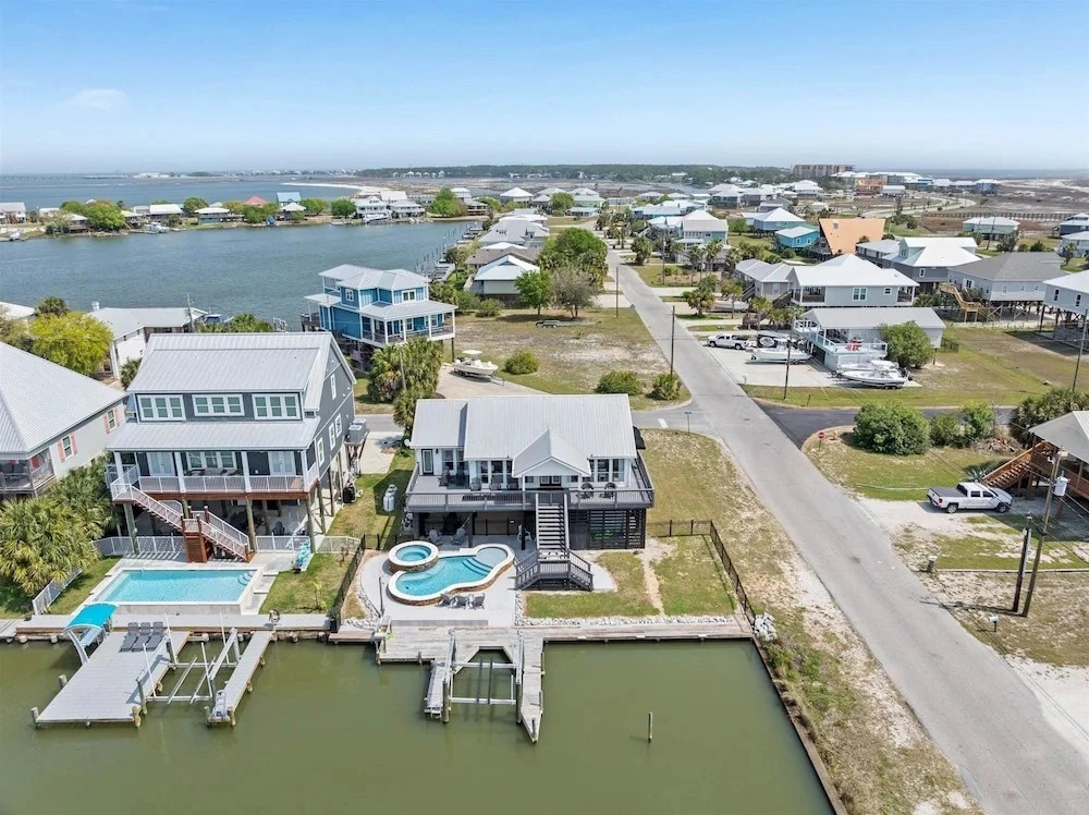 Pier Pressure - 301 Port Royal St 3 Bedroom Home