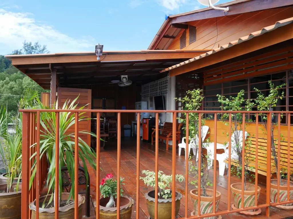 At Pier Hostel Lanta
