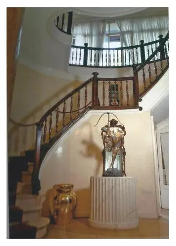 Villa V