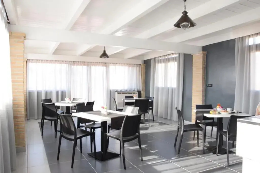 Fly Boutique Hotel