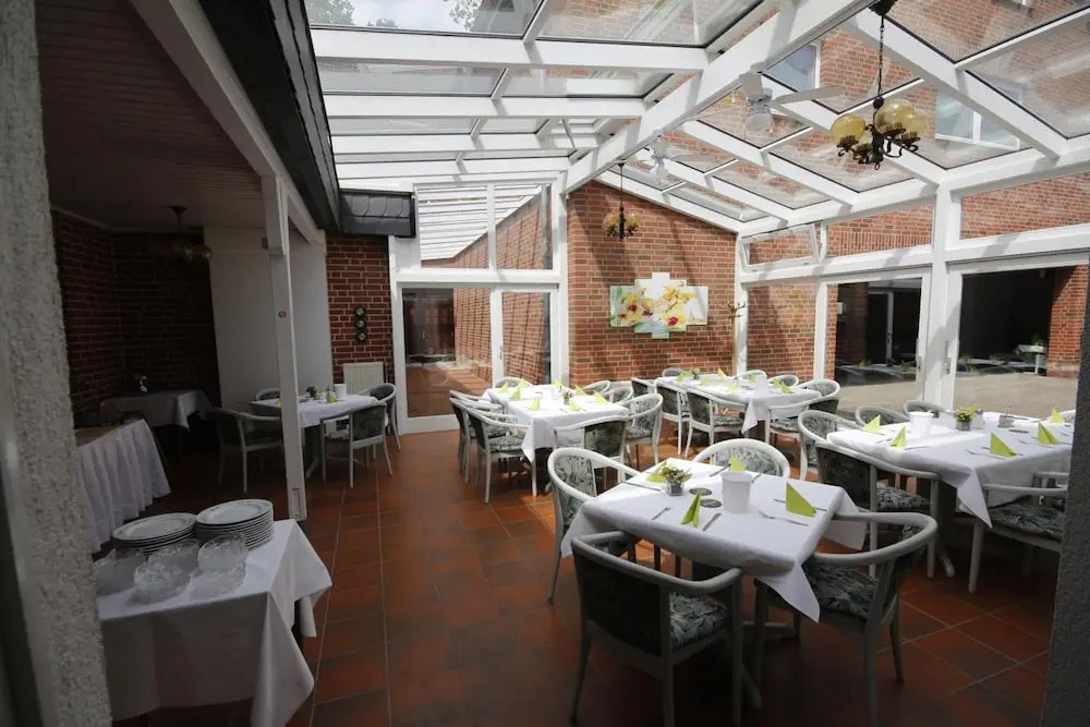 Hotel Restaurant Zum Jägerheim mit Innenpool