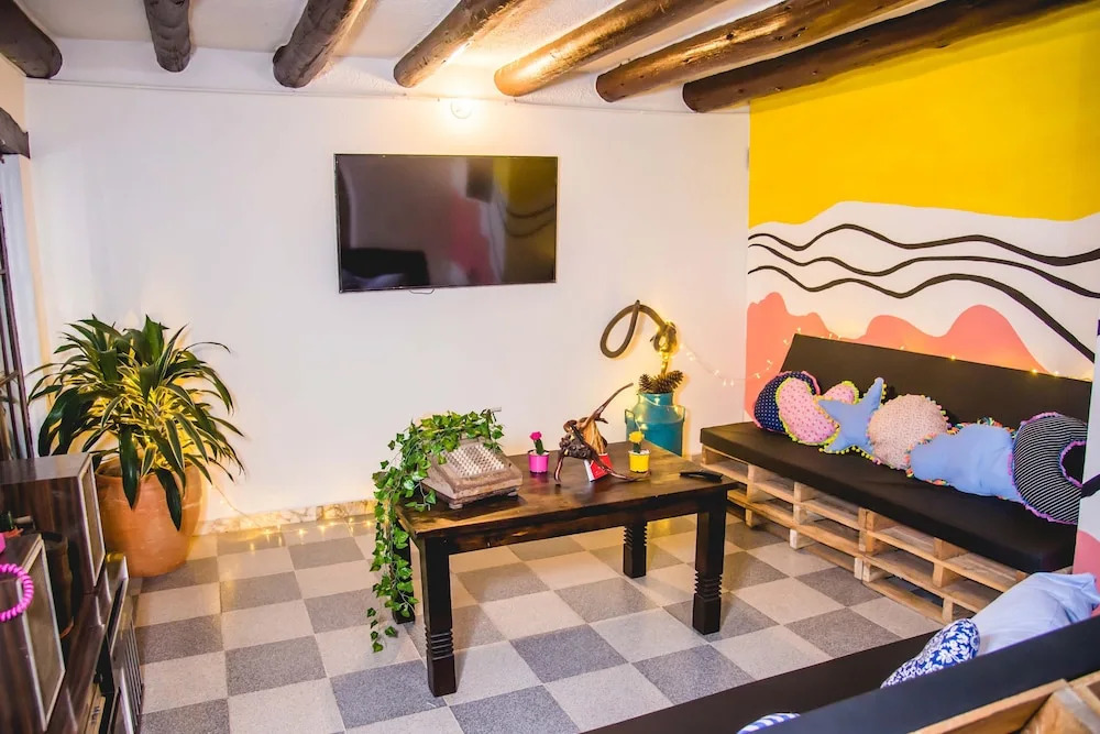 Hostal Tourist Home
