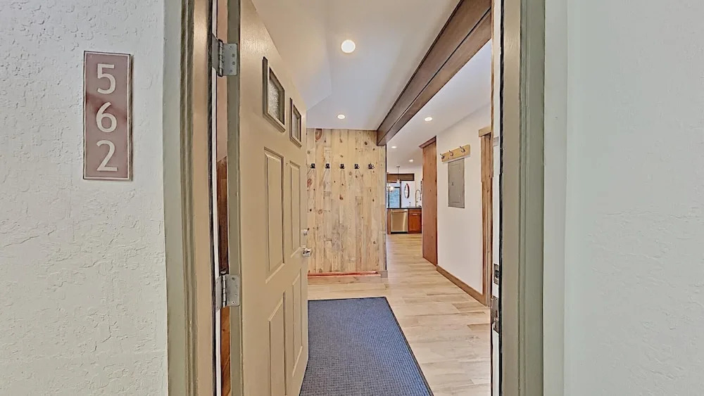 Deluxe Slopeside Home Just STEPS to Mammoth Mountain Slopes and Village Gondola - 3 Spas, Sauna and Pool by RedAwning