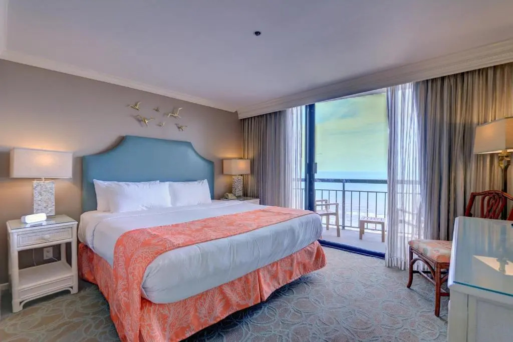 Gorgeous San Luis Condo Amazing Pool Amenities Ocean Views From 2 Balconies