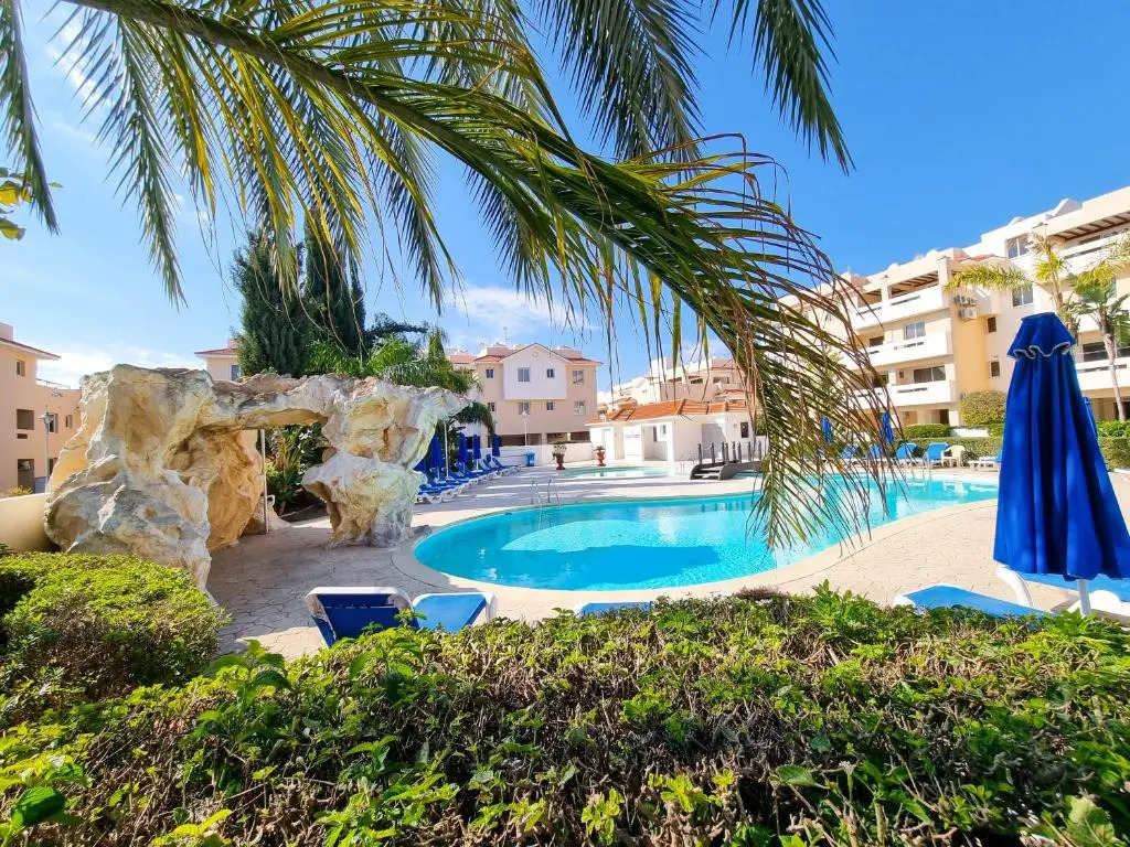 Yaar Apartment with pool and tennis court