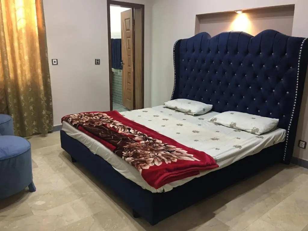 Spacious Apartment in Johar Town