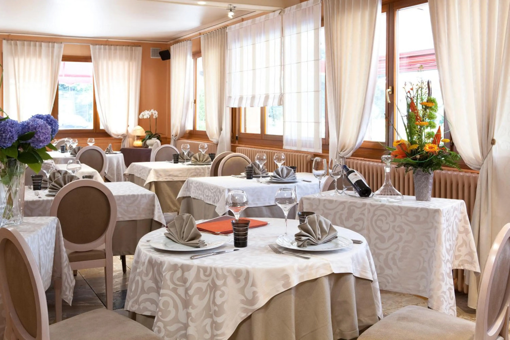 Hôtel CARRER Le Rhien