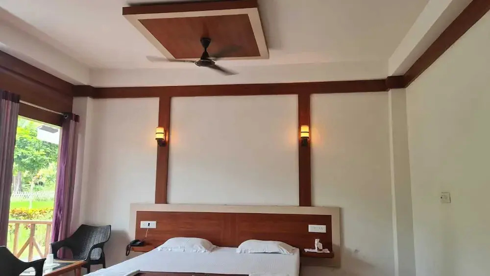 Hotel Exotica Squares Beach Resort