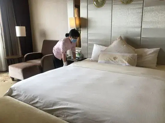 Floral Hotel · YunFu City King Royal Hotel