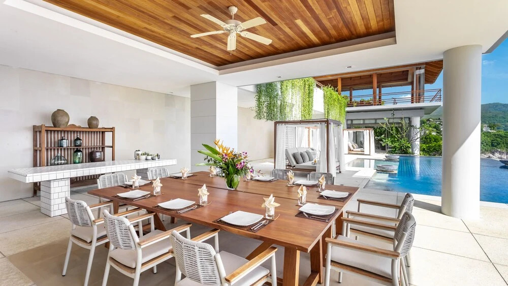 Villa Chelay - Luxury Waterfront Villa