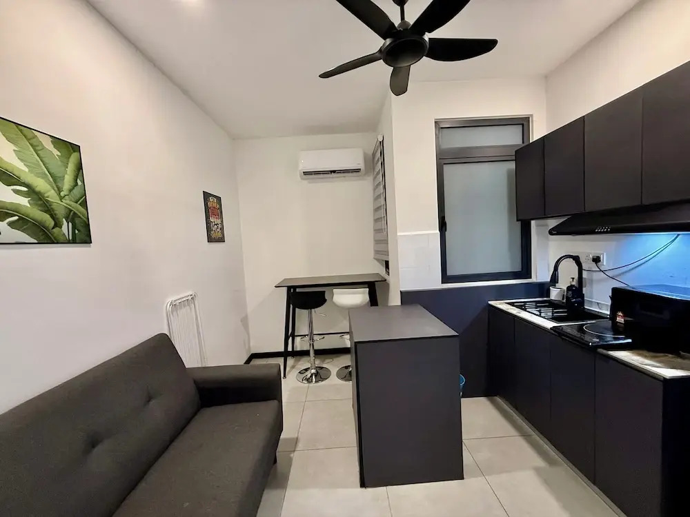 Neu Suites Service Apartment