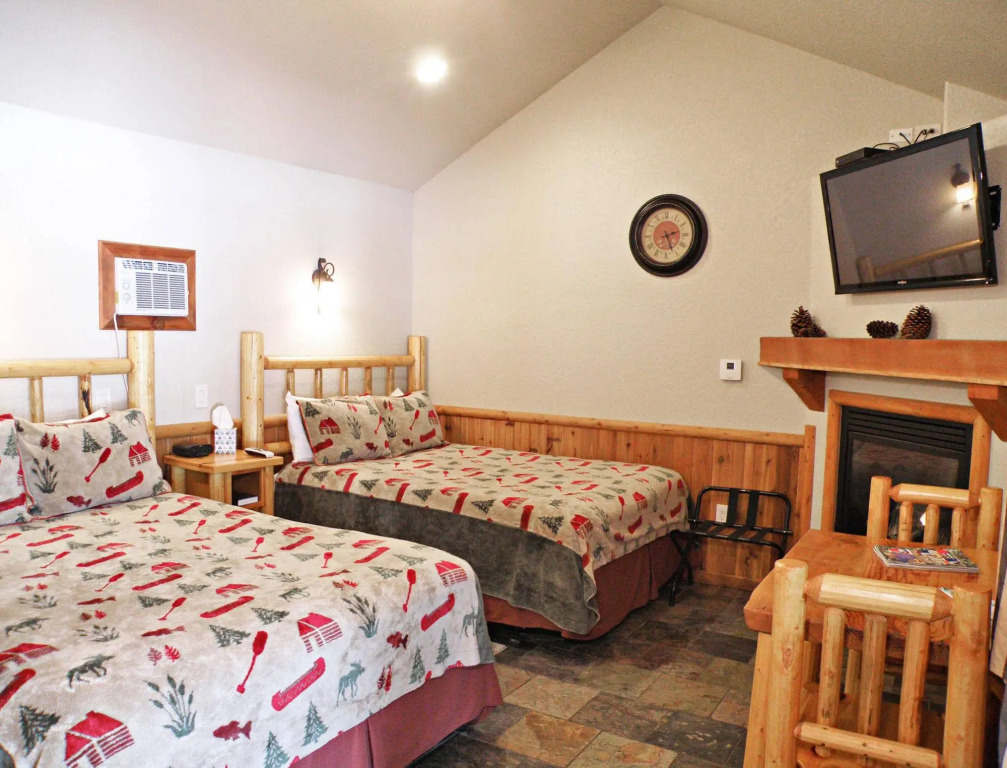 The Lodge at Detroit Lake